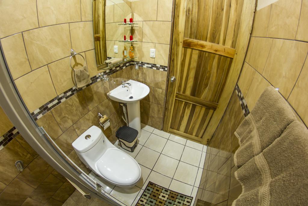 Apartamentos Valle Del Volcan La Fortuna Bagian luar foto