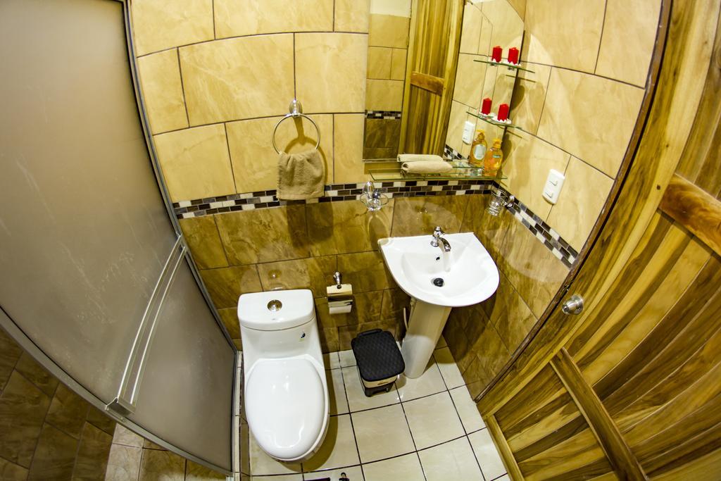 Apartamentos Valle Del Volcan La Fortuna Bagian luar foto