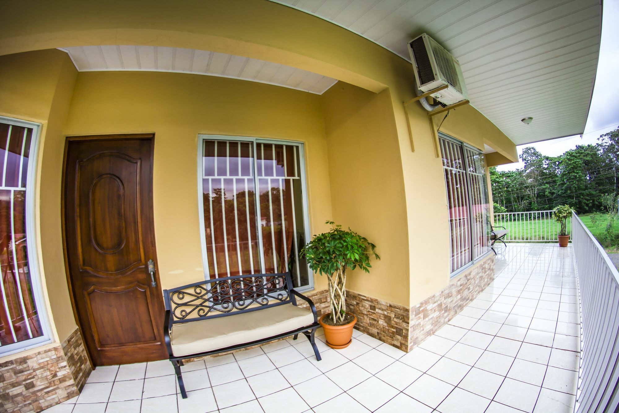 Apartamentos Valle Del Volcan La Fortuna Bagian luar foto